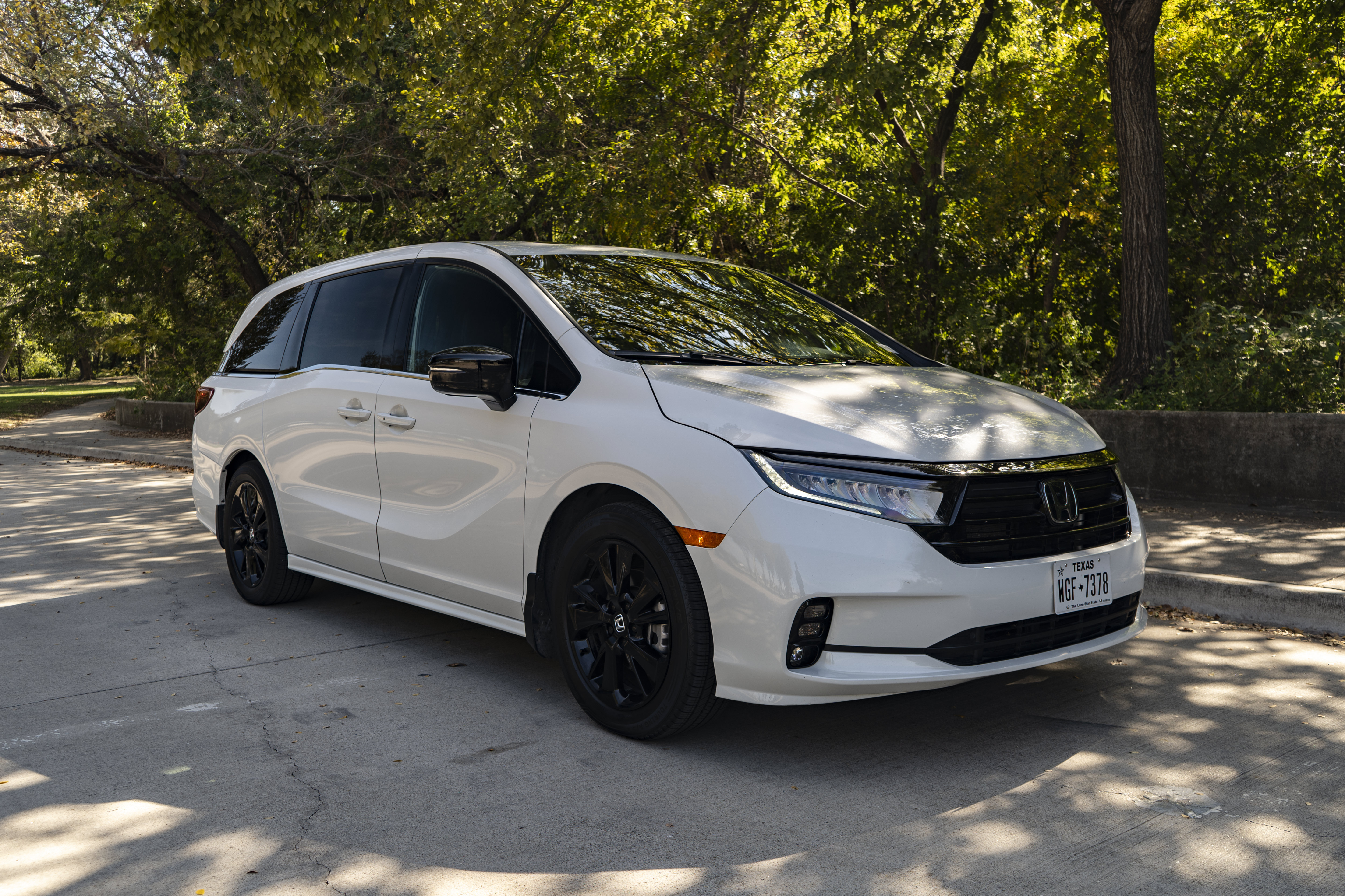 Used 2024 Honda Odyssey Sport image 2