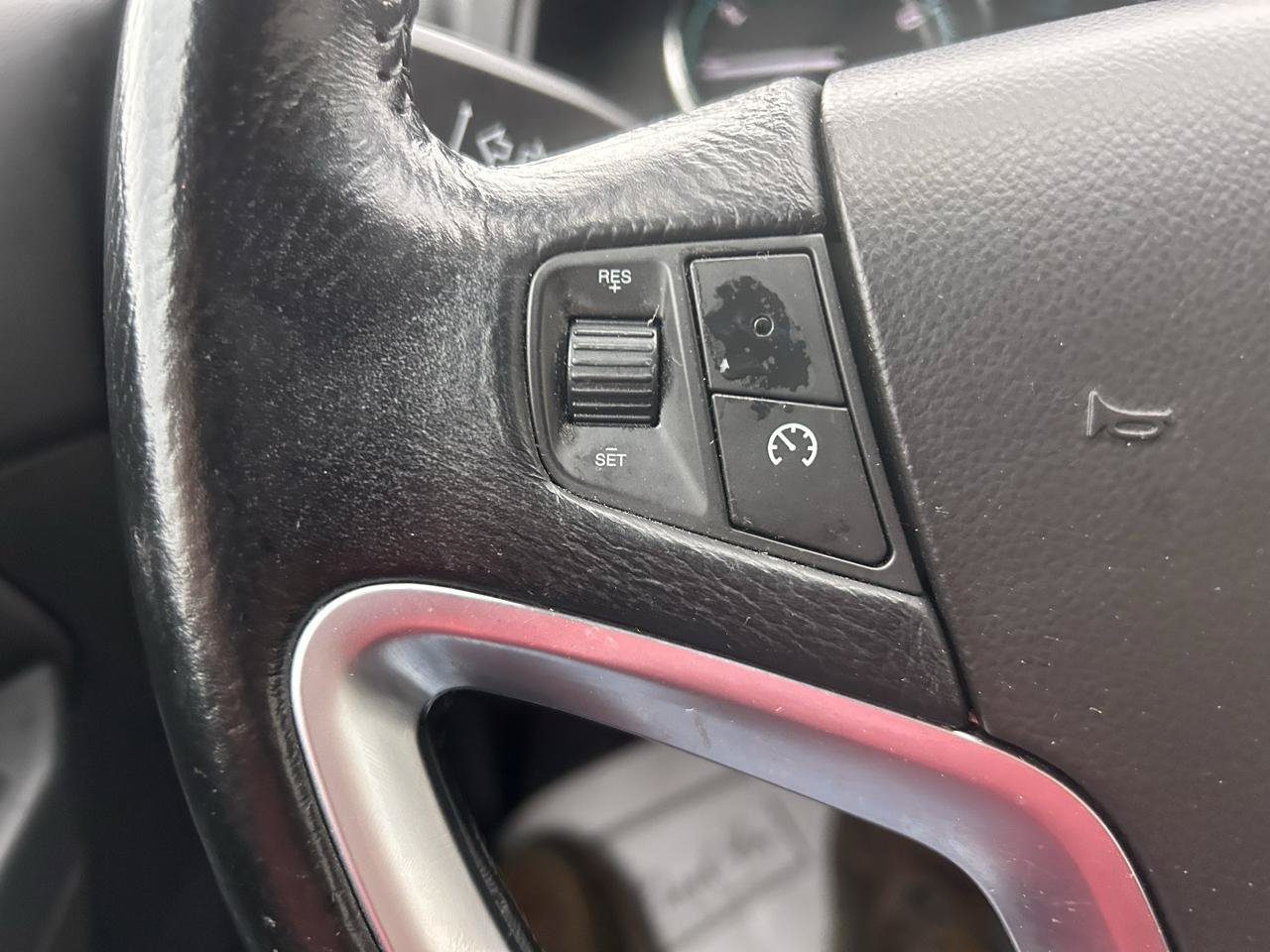 Used 2013 Chevrolet Captiva Sport LT FWD image 18