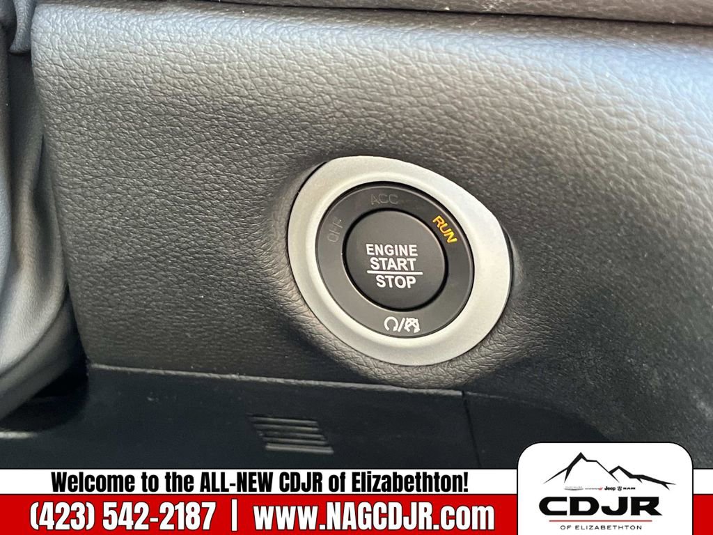 New 2026 Chrysler Pacifica Select image 29