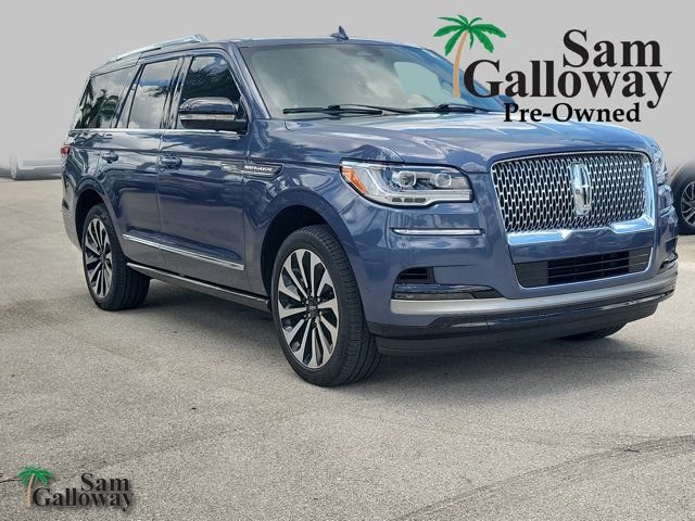 Certified 2023 Lincoln Navigator Reserve AWD/4WD image 1