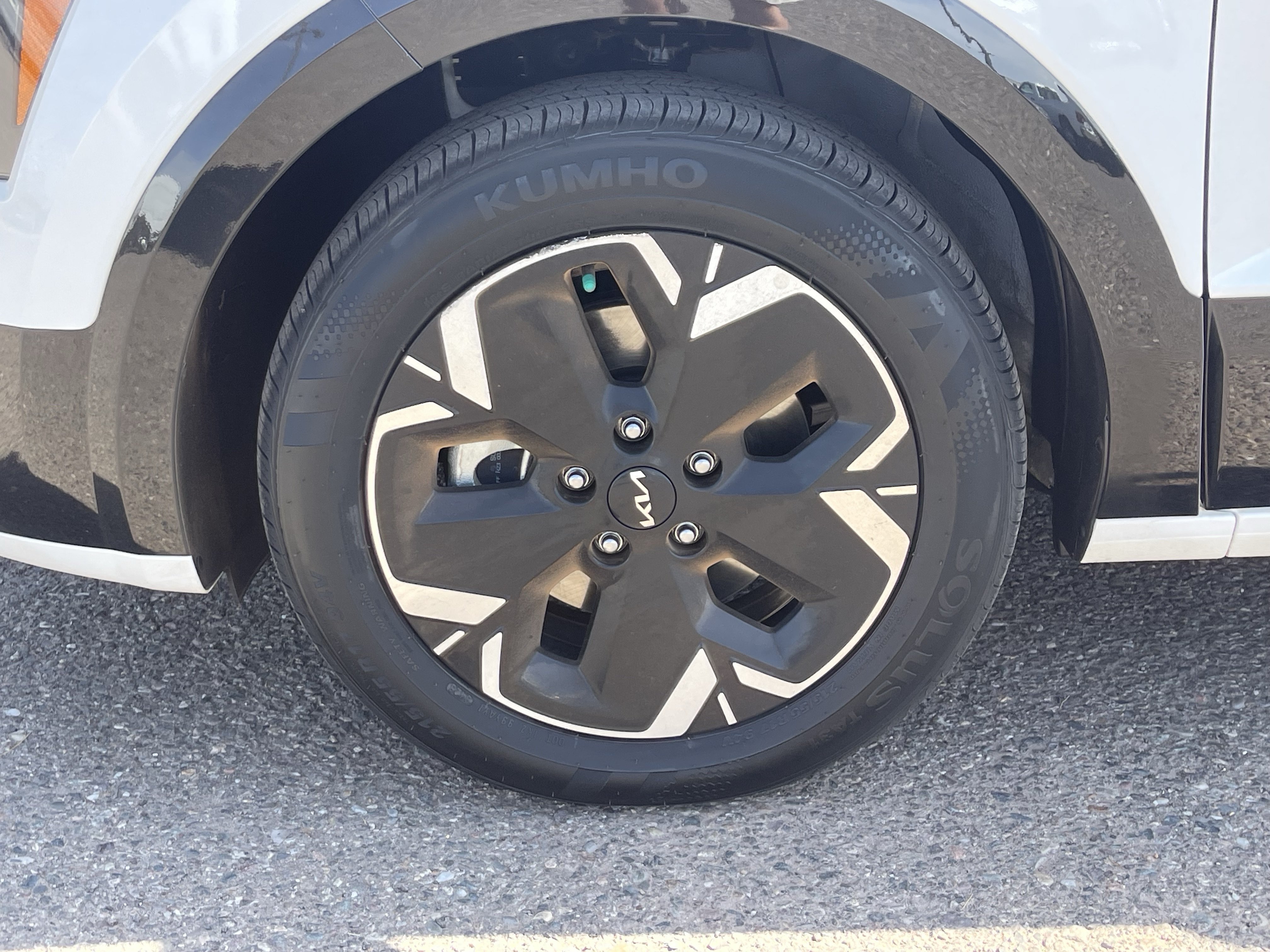 Certified 2023 Kia Niro Wind w/ Wind Preserve Package FWD image 7