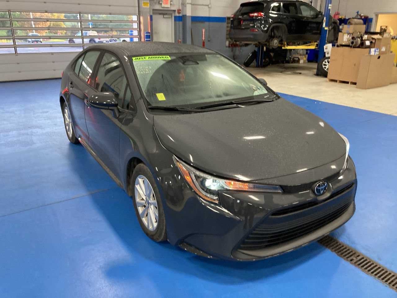 Used 2023 Toyota Corolla LE w/ LE Convenience Package FWD image 1
