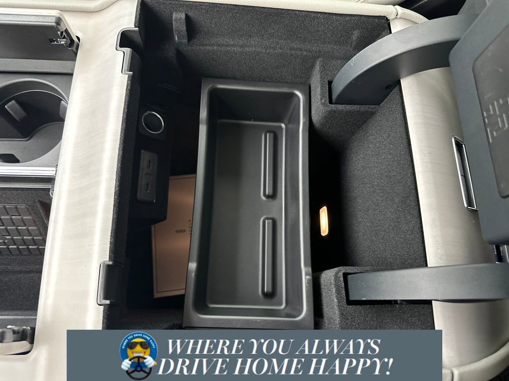 New 2025 Lincoln Navigator L Reserve image 16