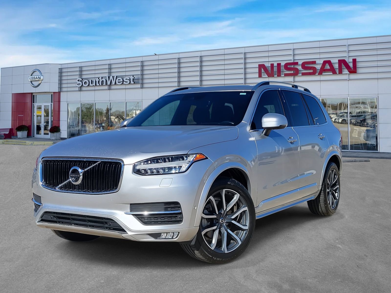 Used 2018 Volvo XC90 T6 Momentum w/ Convenience Package