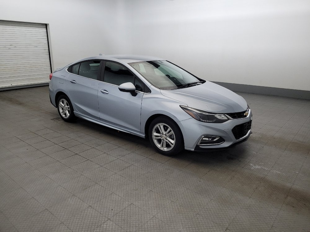 Used 2017 Chevrolet Cruze LT w/ Convenience Package FWD image 11