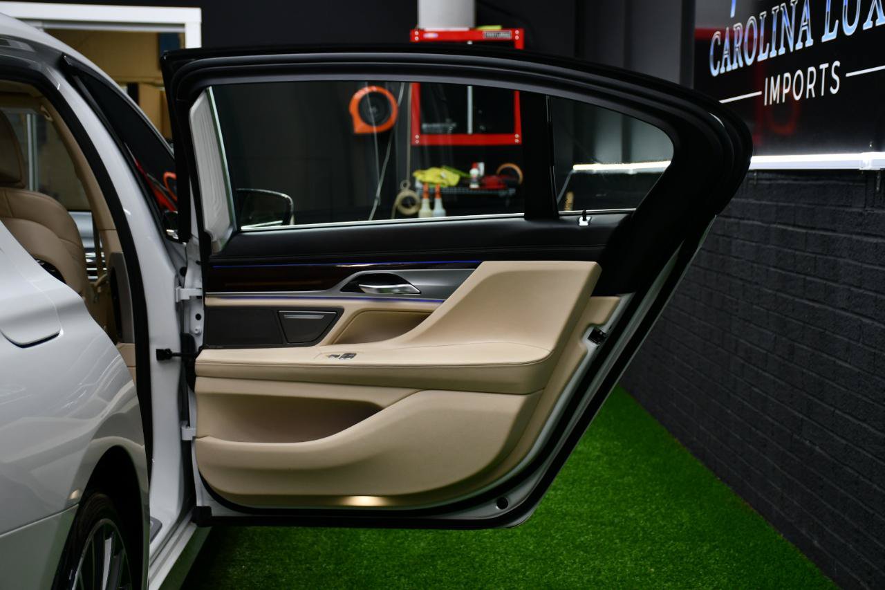 Used 2016 BMW 750i RWD image 43