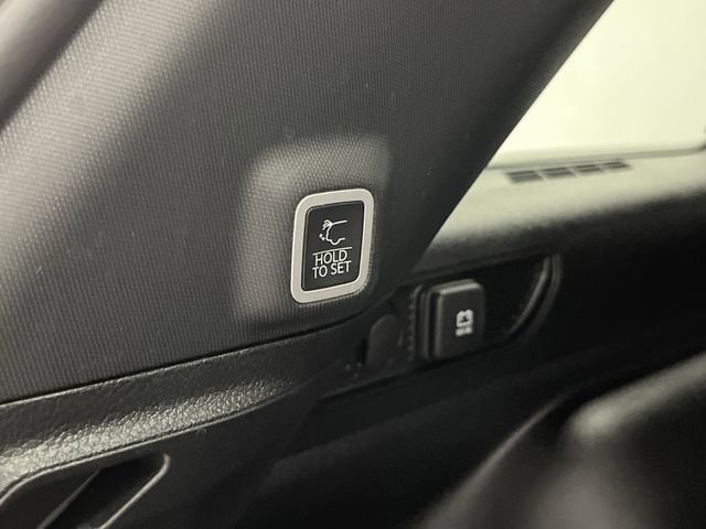 Used 2025 Jeep Grand Cherokee Limited w/ Black Appearance Package image 15