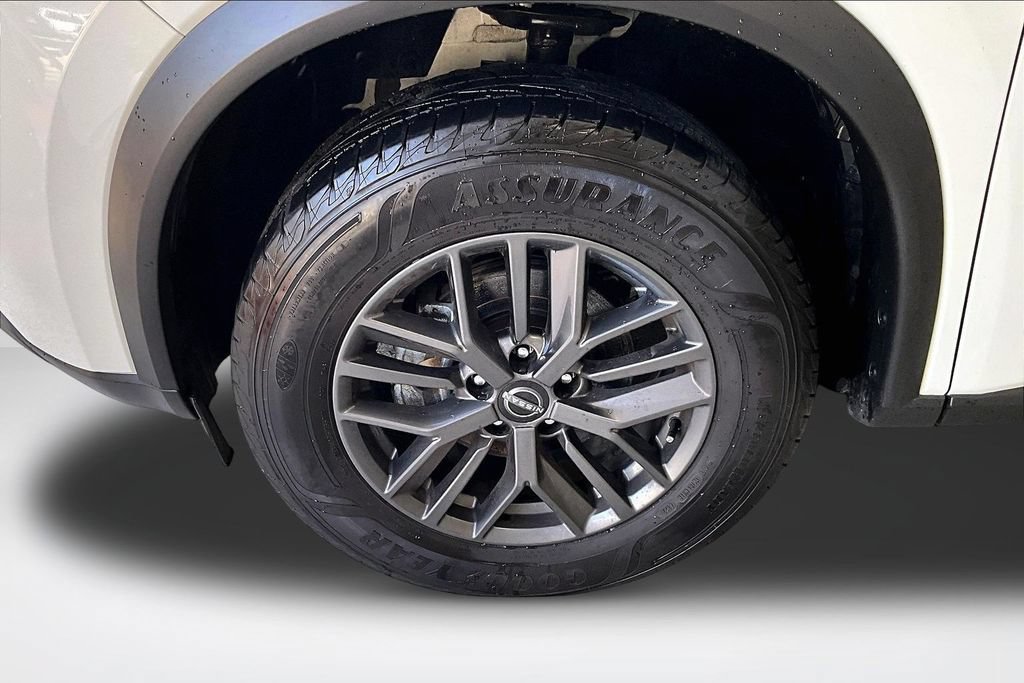 Used 2023 Nissan Rogue S FWD image 32