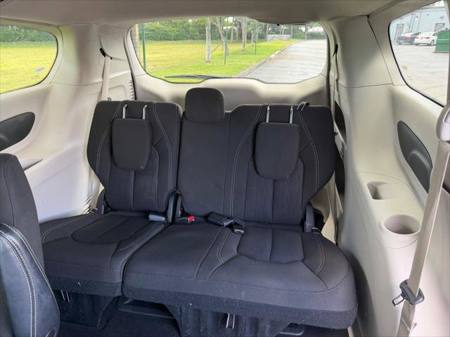 Used 2023 Chrysler Voyager LX FWD image 19