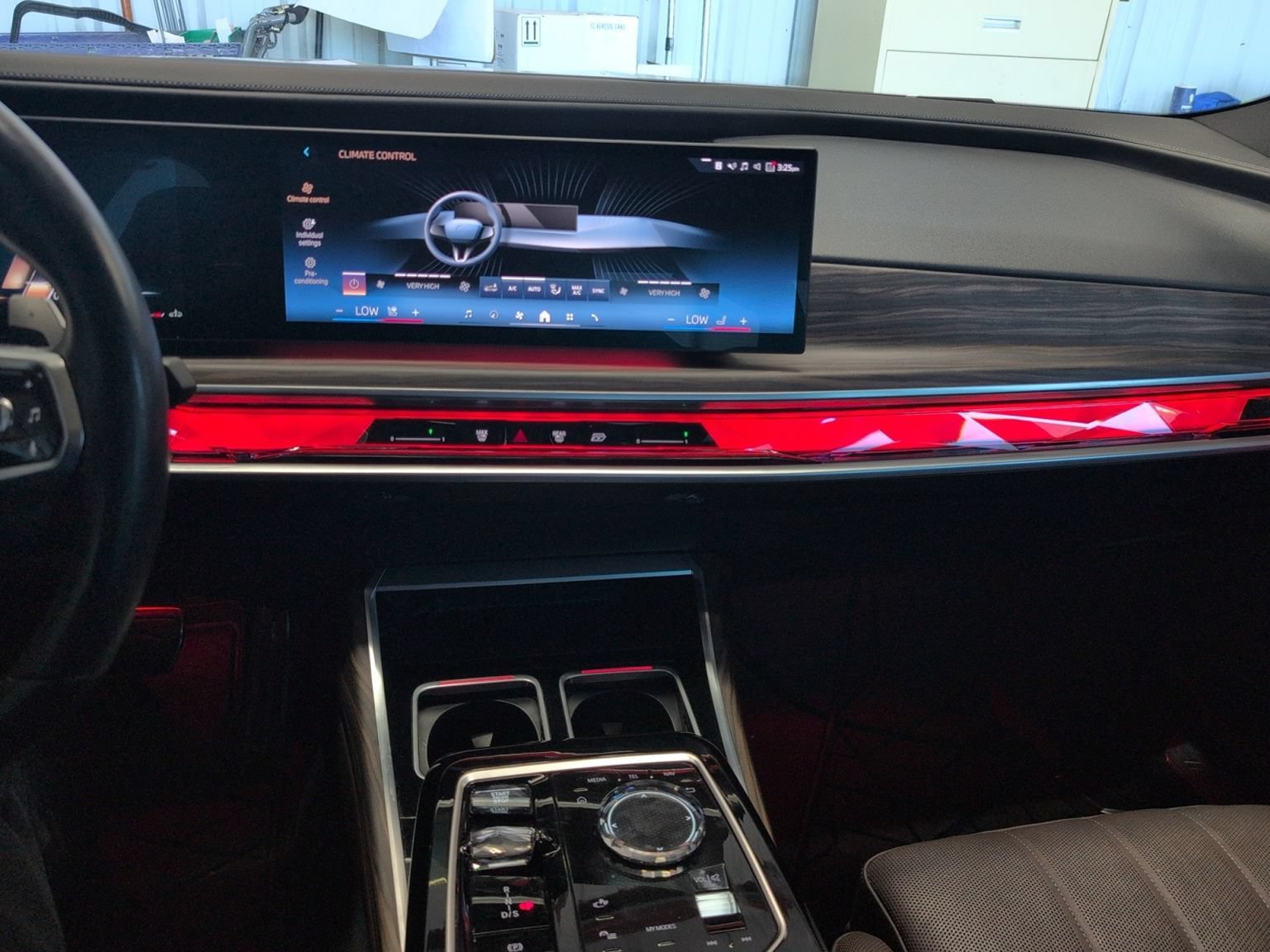 Used 2023 BMW 740i RWD image 16