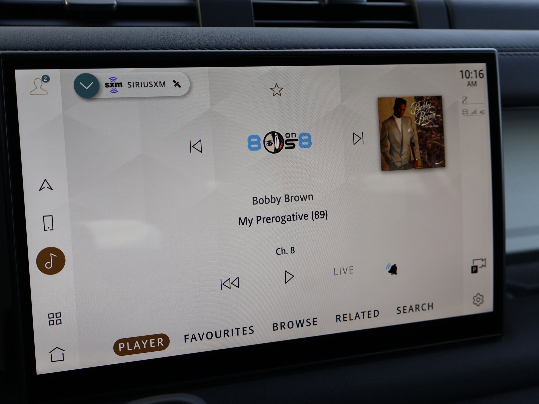 Used 2025 Land Rover Defender 110 X-Dynamic SE image 19