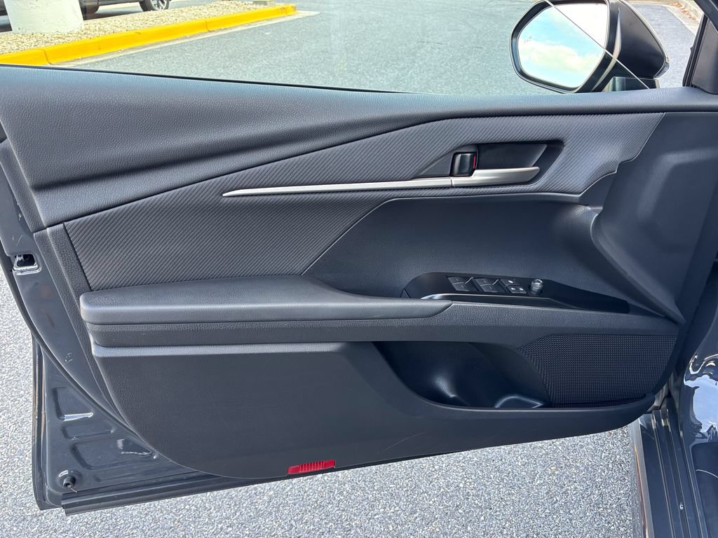 Used 2025 Toyota Camry SE FWD image 15
