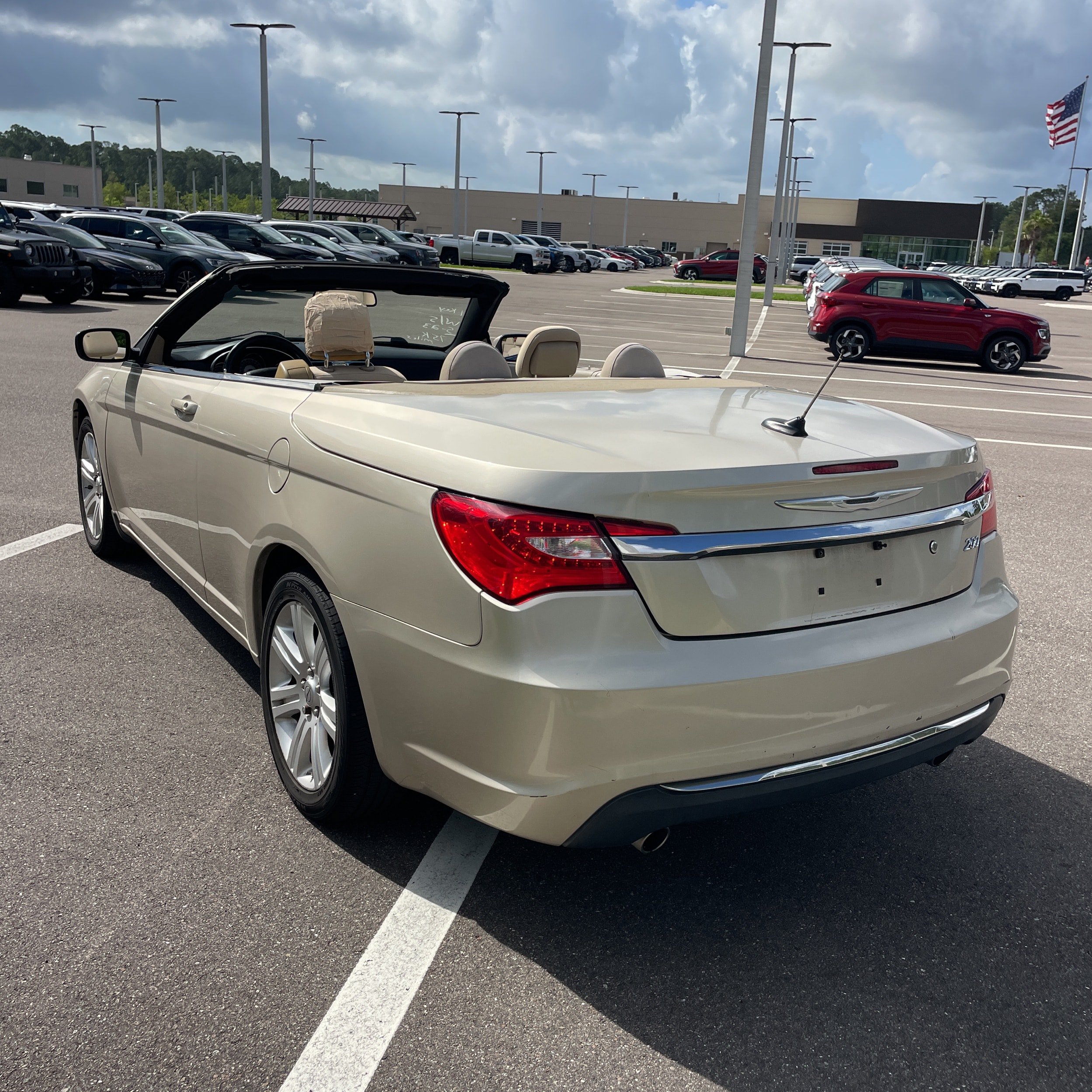 Used 2013 Chrysler 200 Touring w/ Cold Weather Group FWD image 9