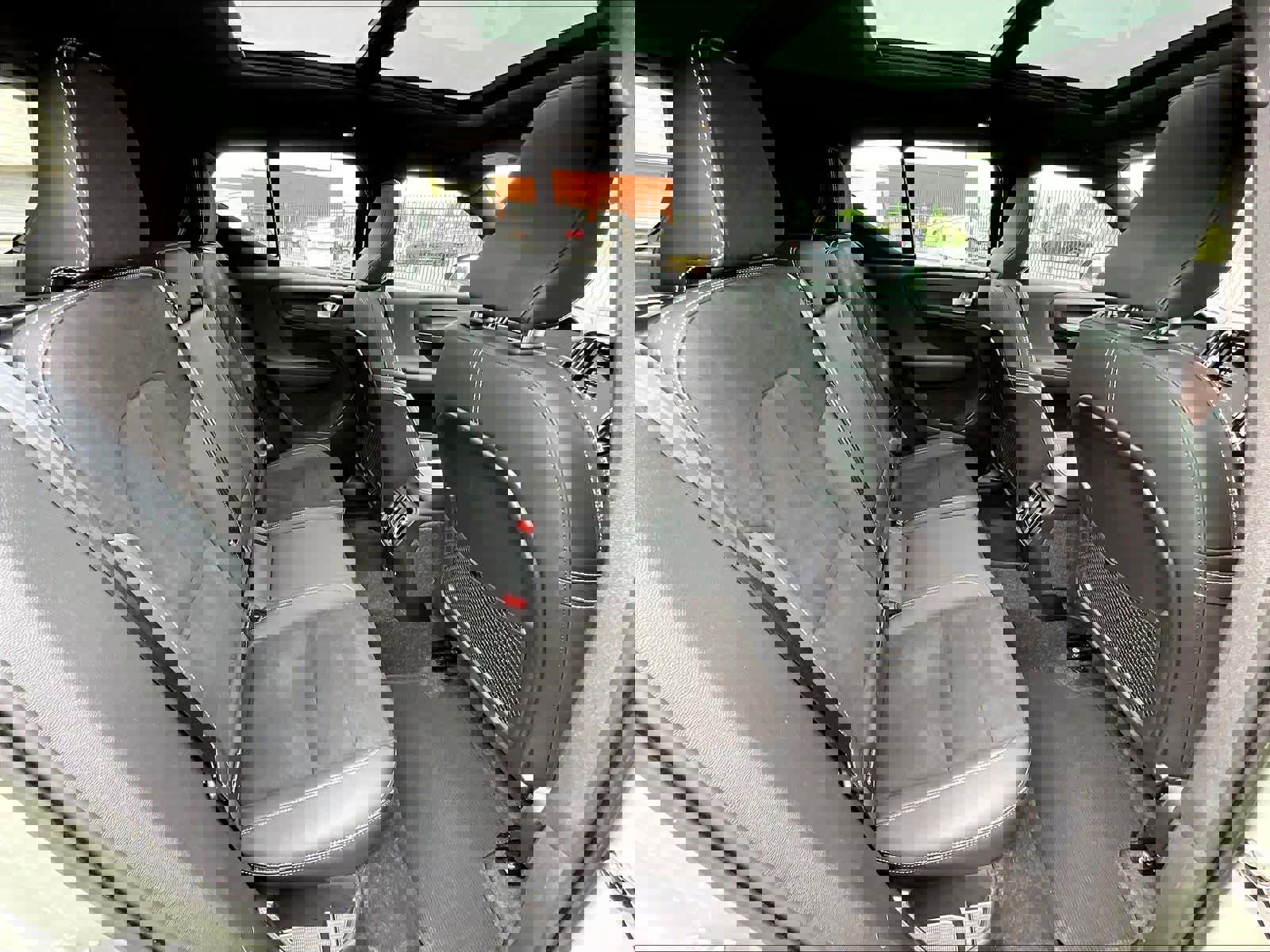 Used 2023 Volvo XC40 Recharge Ultimate AWD/4WD image 29