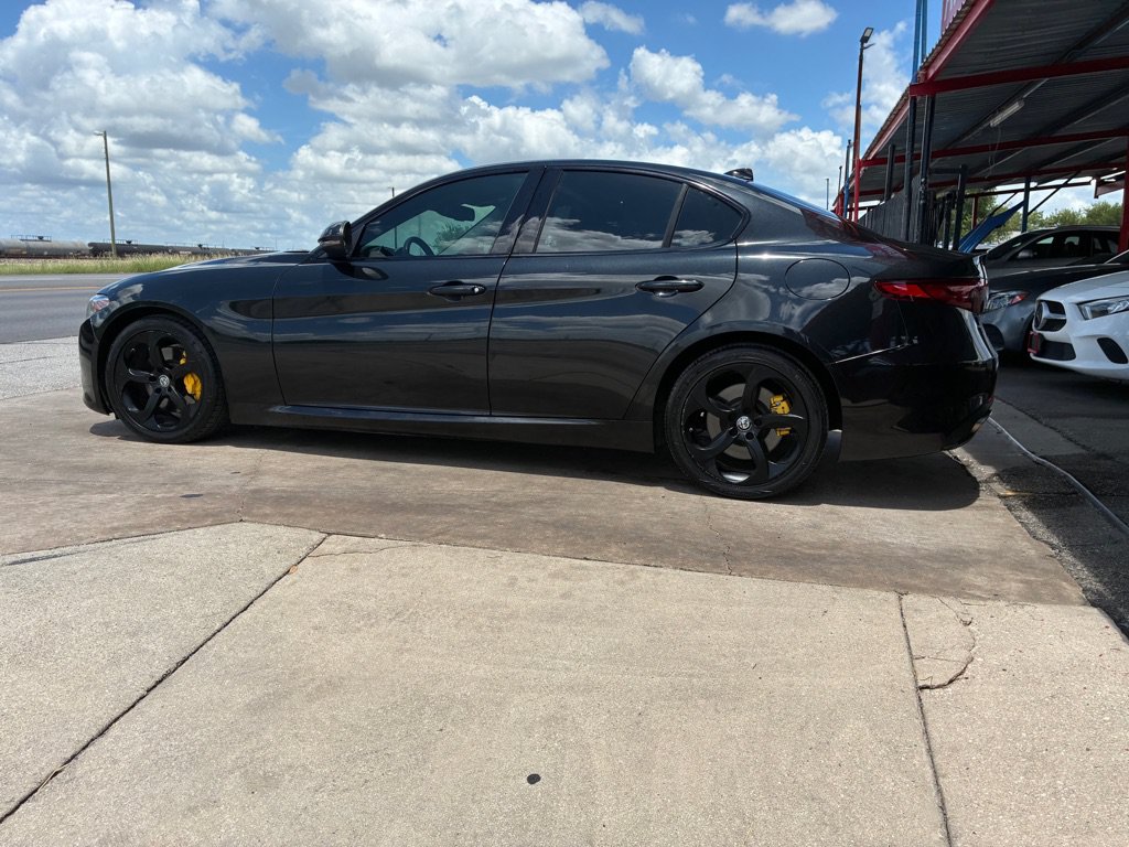 Used 2017 Alfa Romeo Giulia RWD image 25
