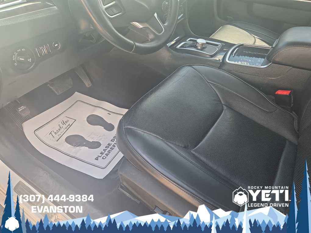 Used 2017 Chrysler 300 C AWD/4WD image 16