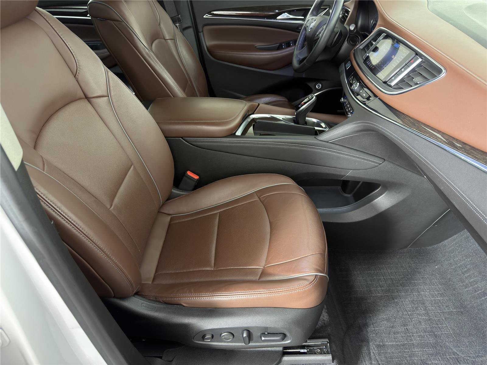Used 2021 Buick Enclave Avenir w/ Avenir Technology Package FWD image 11