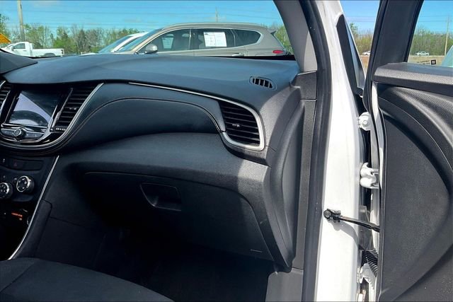 Used 2019 Chevrolet Trax LS image 25