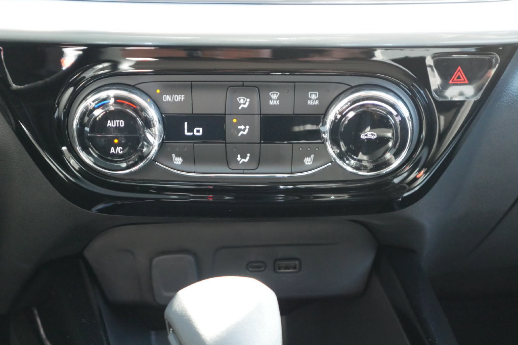 New 2026 Chevrolet Trax LT w/ LT Convenience Package FWD image 18