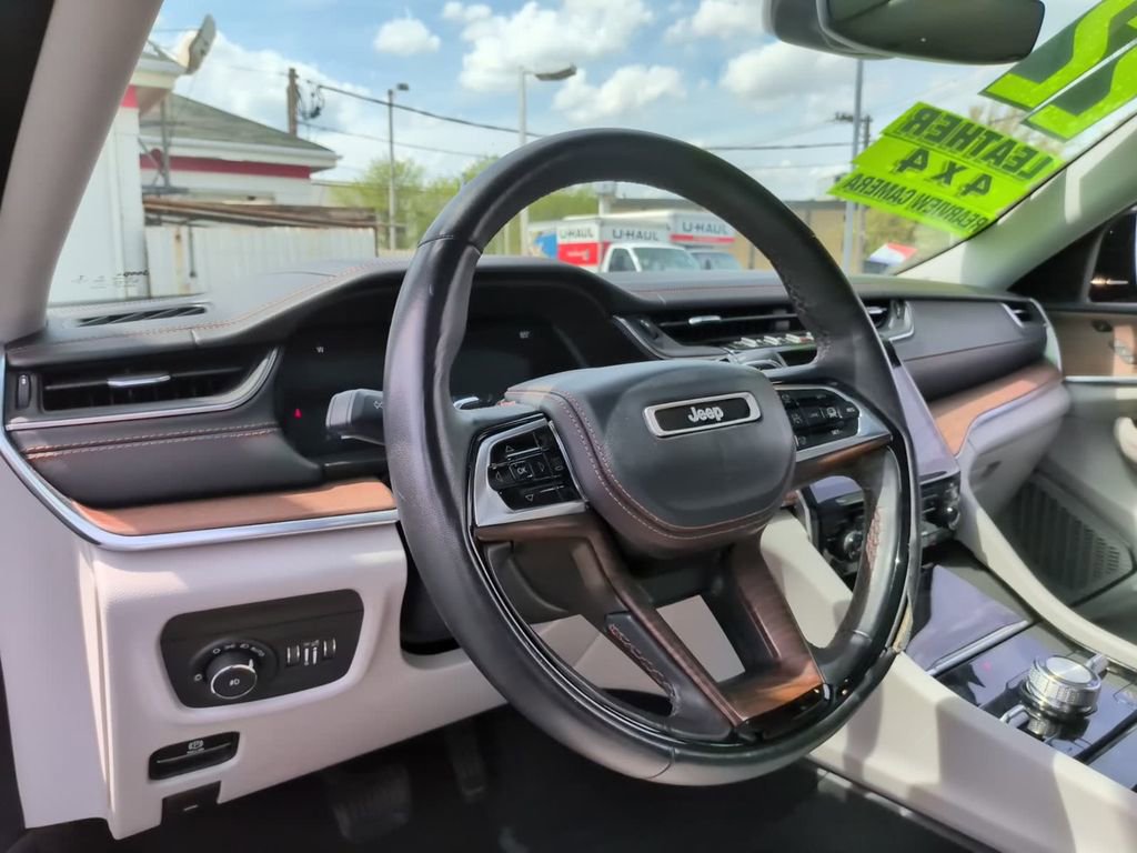 Used 2022 Jeep Grand Cherokee Summit AWD/4WD image 31