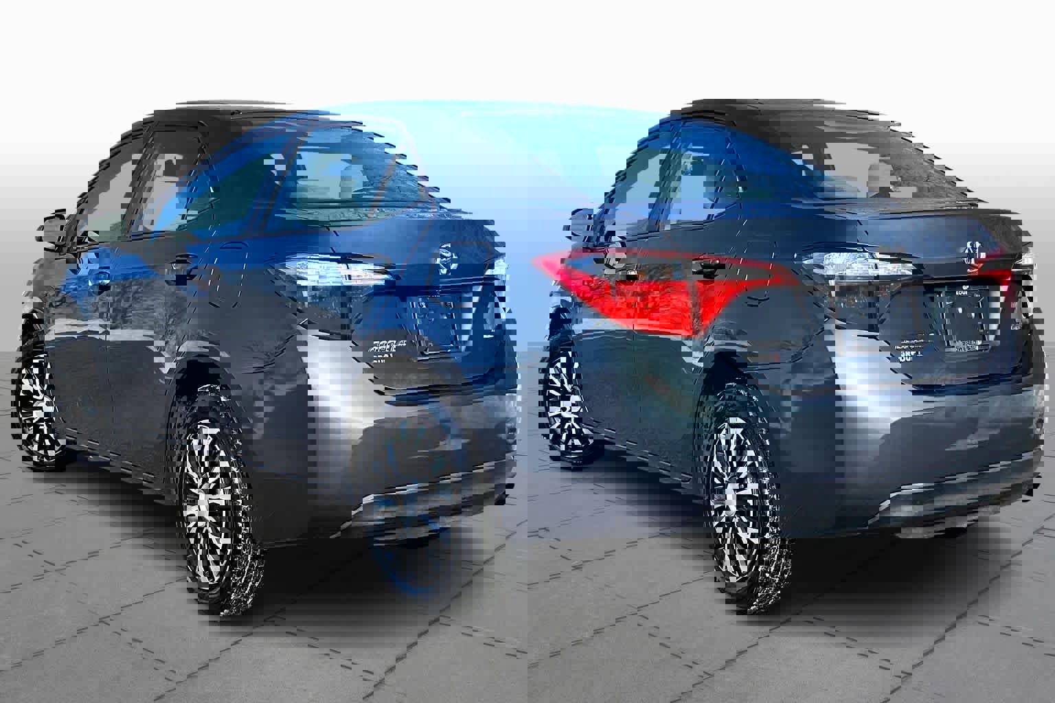 Used 2016 Toyota Corolla LE image 12