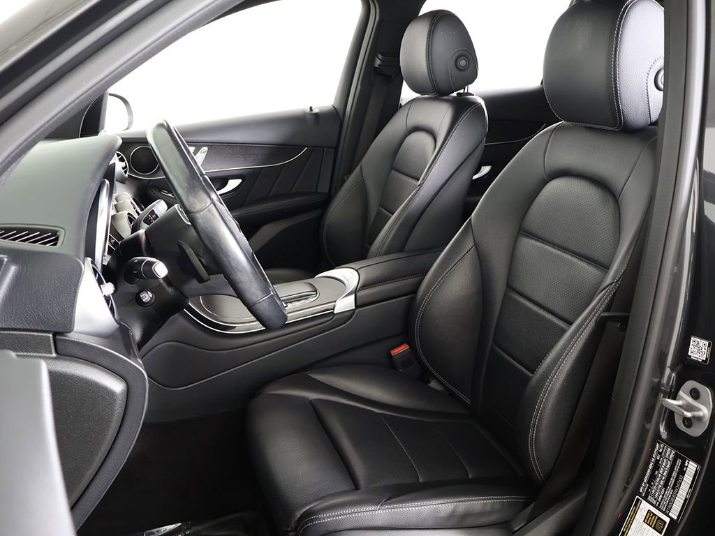 Used 2022 Mercedes-Benz GLC 300 4MATIC w/ AMG Line image 29