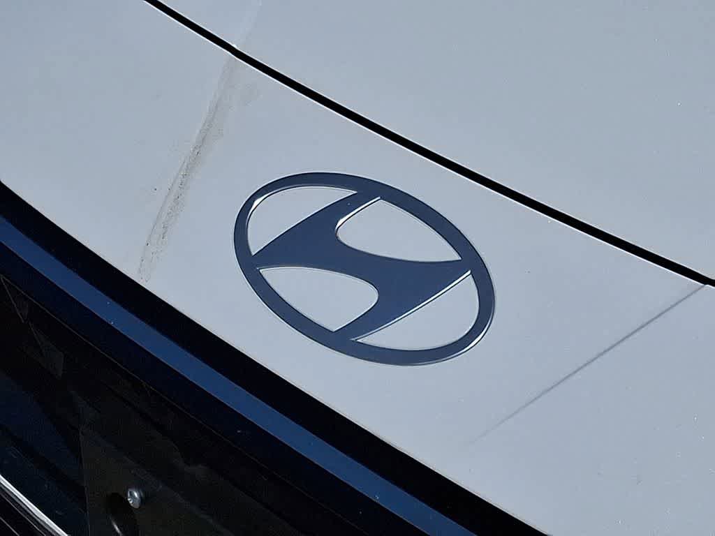 Used 2025 Hyundai Elantra SEL FWD image 31