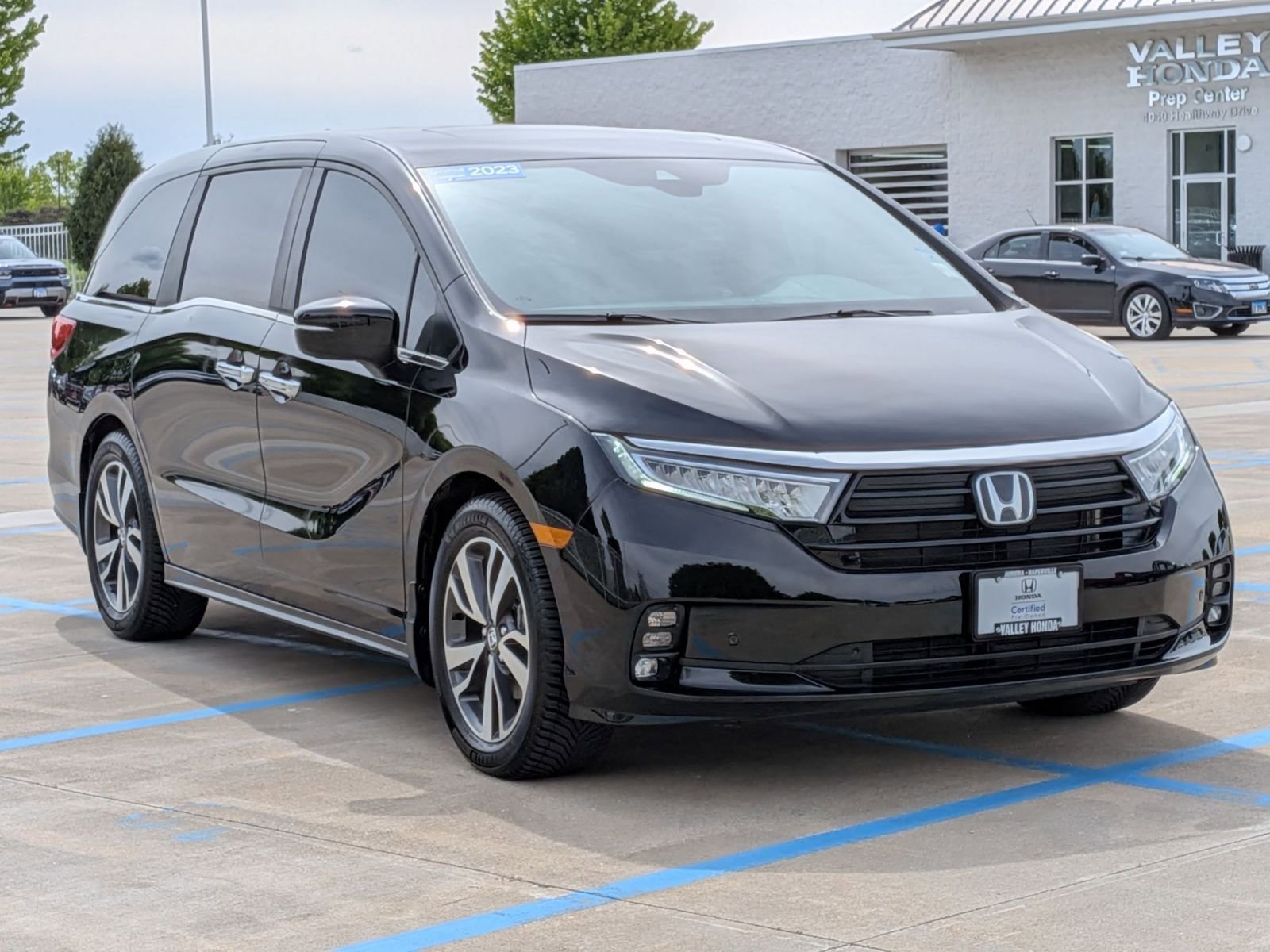 Certified 2023 Honda Odyssey Touring image 4