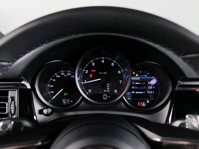 Certified 2026 Porsche Macan AWD/4WD image 21