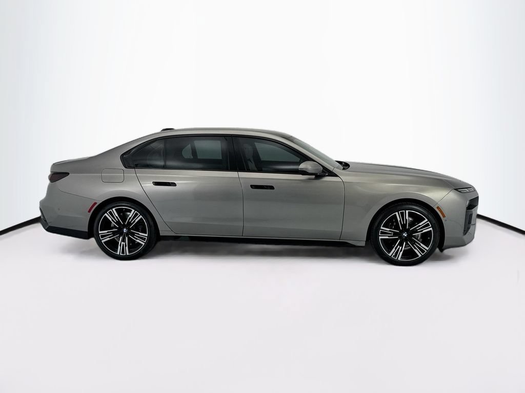 Used 2023 BMW 760i xDrive AWD/4WD image 4