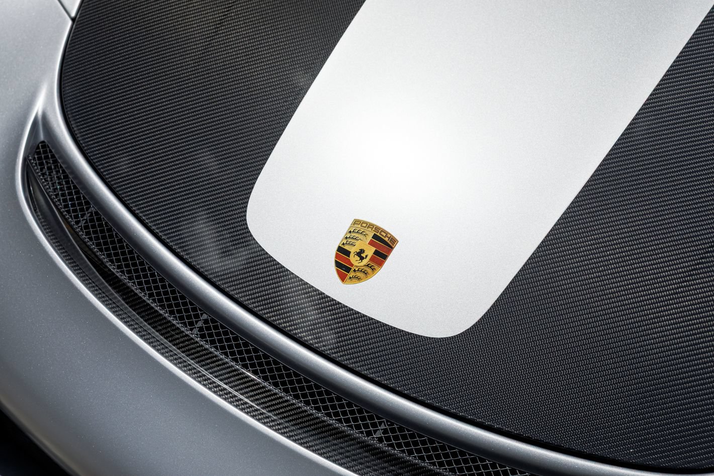 Used 2018 Porsche 911 GT2 RS w/ Weissach Package RWD image 18