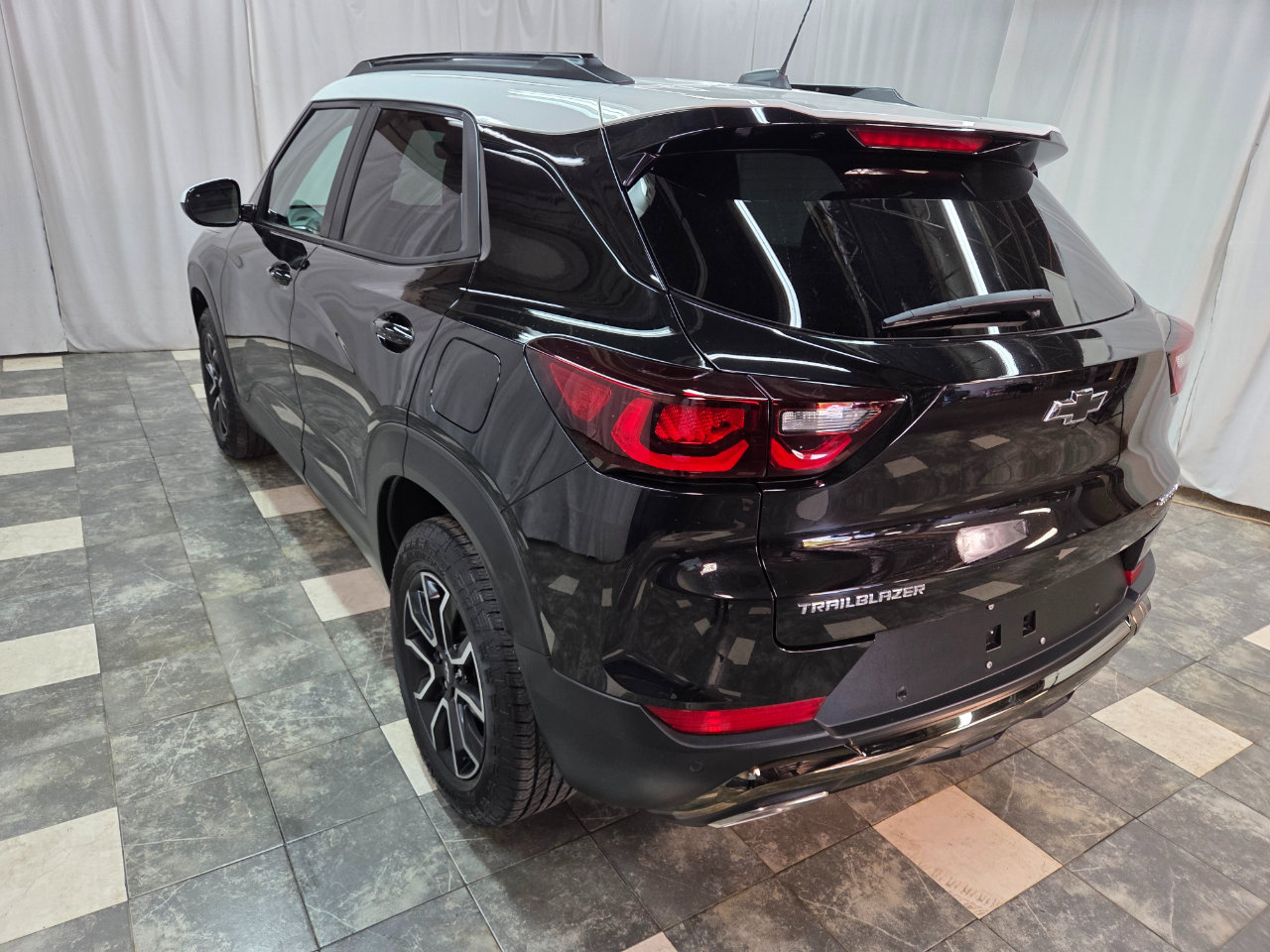 Used 2025 Chevrolet TrailBlazer ACTIV w/ Convenience Package image 5
