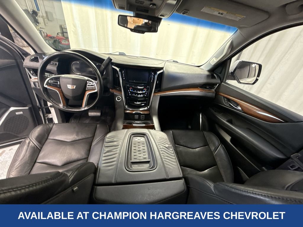 Used 2016 Cadillac Escalade ESV Luxury image 28