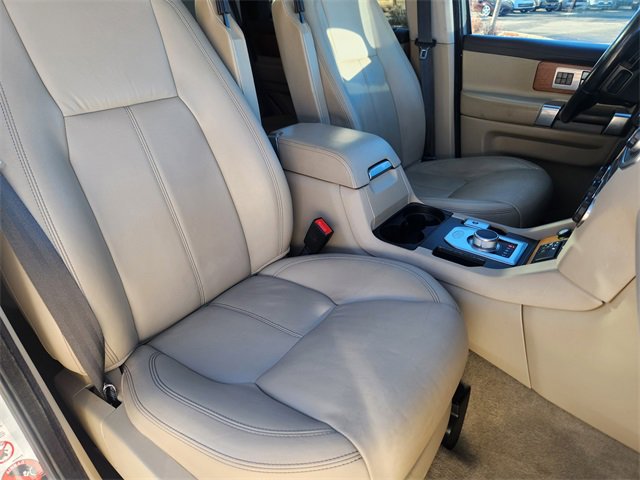 Used 2016 Land Rover LR4 HSE LUX image 21