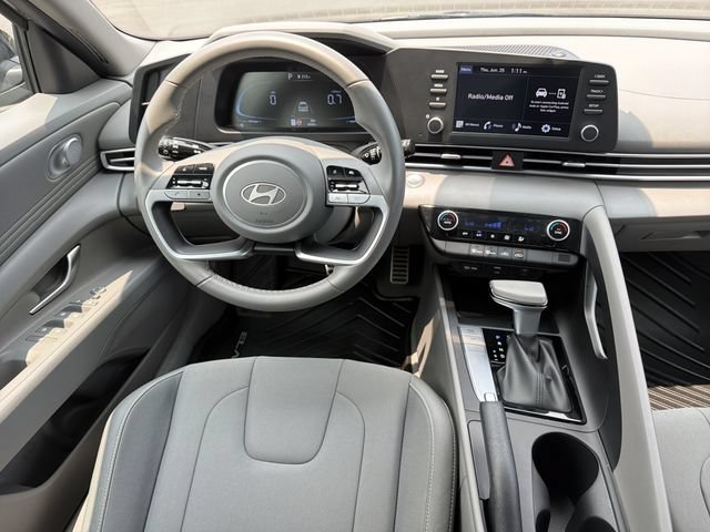 Used 2025 Hyundai Elantra Sport FWD image 25