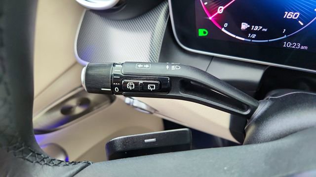 Used 2025 Mercedes-Benz GLC 350e 4MATIC image 41