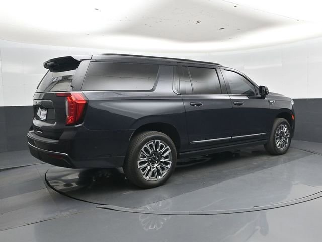 Used 2024 GMC Yukon XL Denali Ultimate AWD/4WD image 4