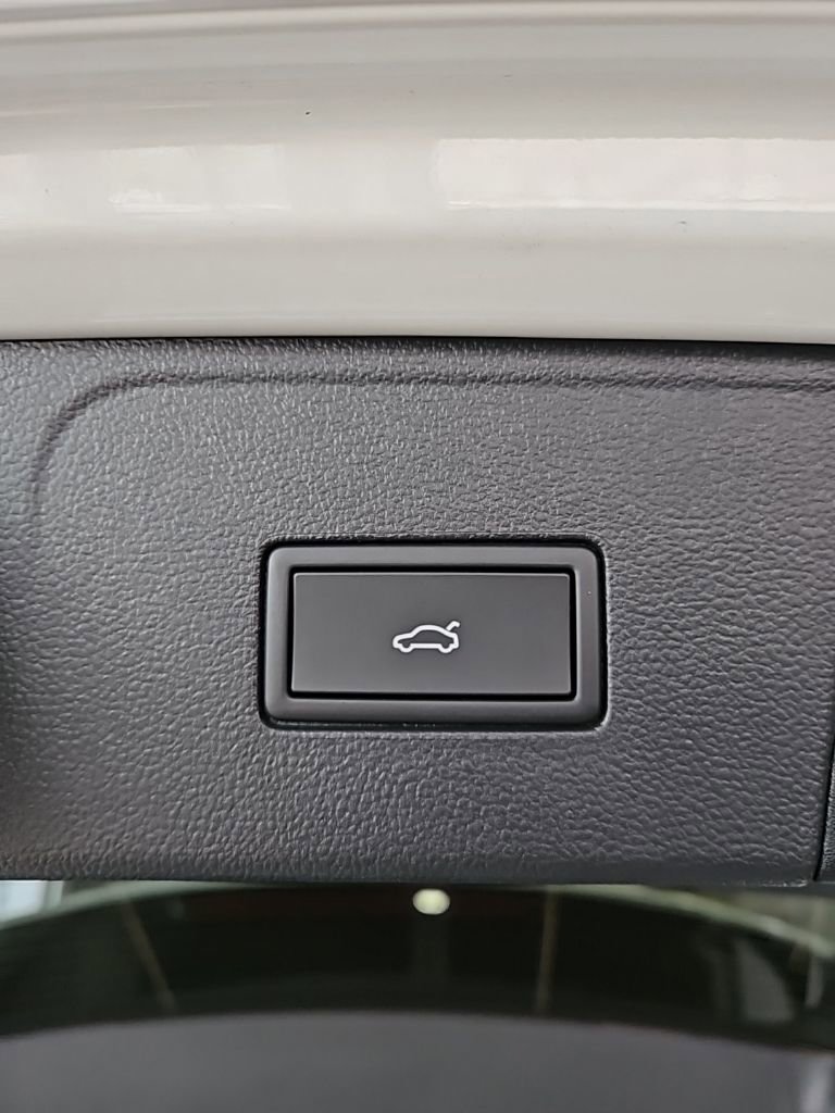 New 2026 Volkswagen Atlas SE image 22