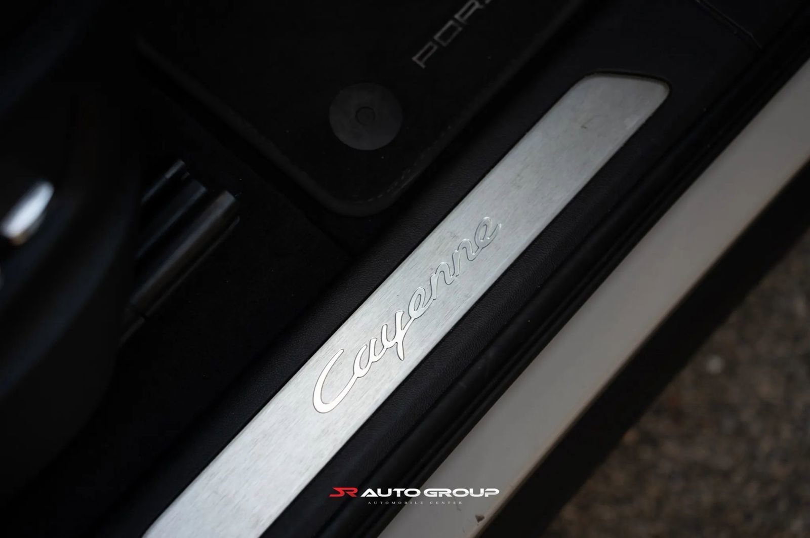 Used 2021 Porsche Cayenne Coupe image 12