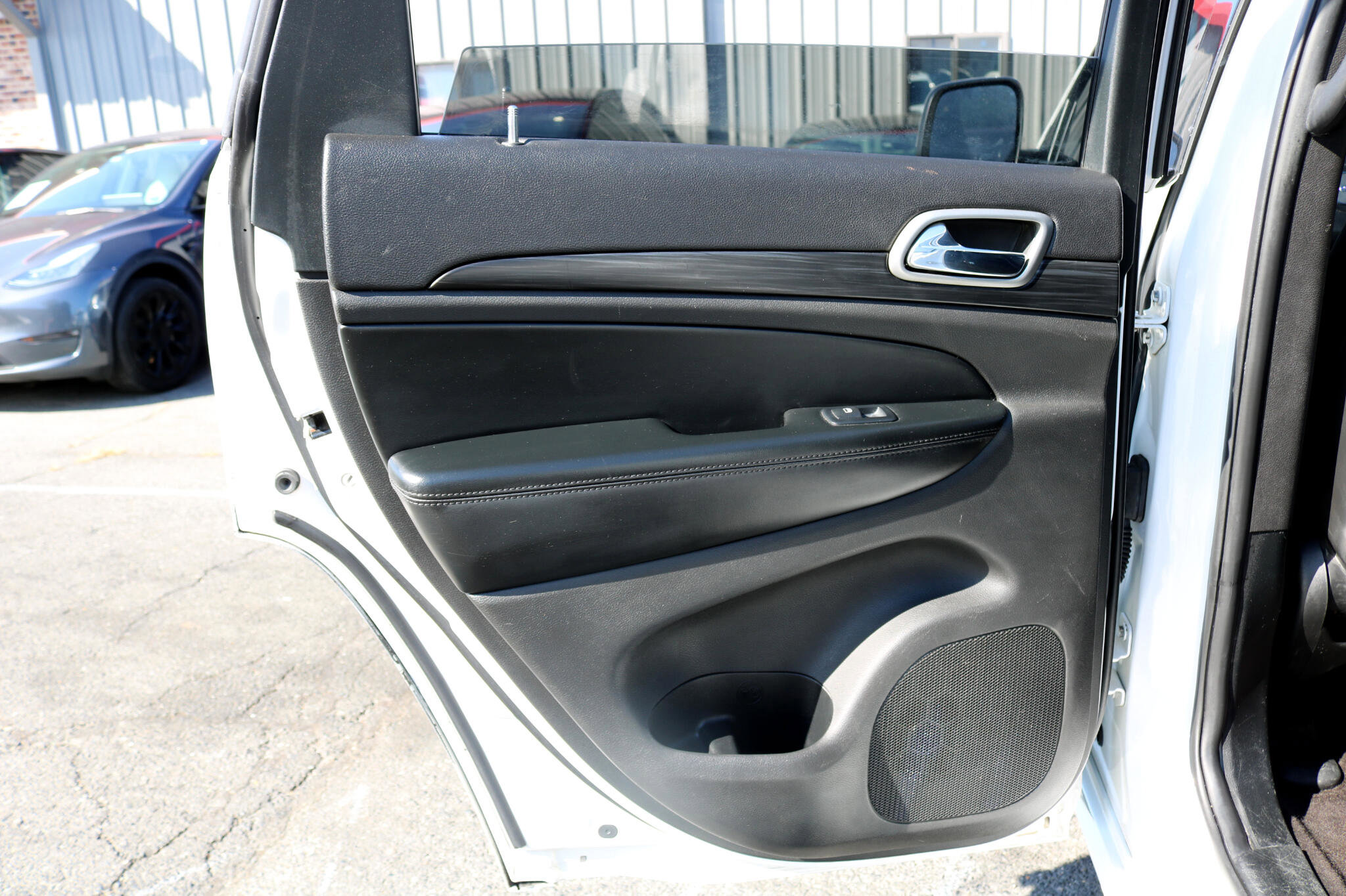 Used 2019 Jeep Grand Cherokee Altitude image 36