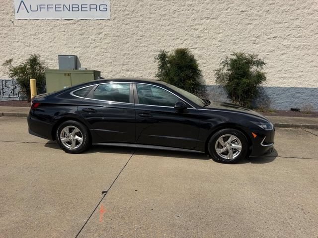 Used 2022 Hyundai Sonata SE FWD image 2