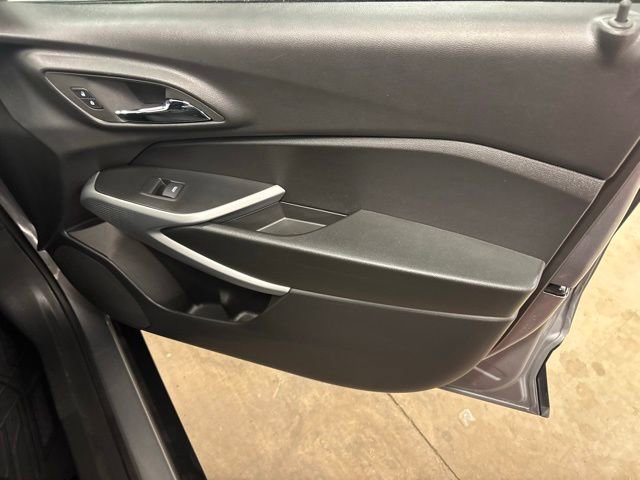 Used 2026 Chevrolet Trax RS FWD image 22