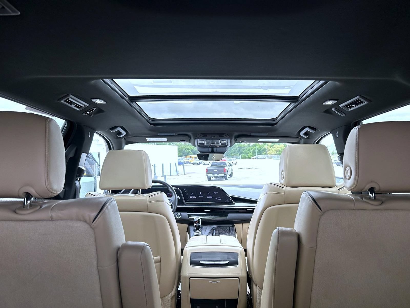 Used 2021 Cadillac Escalade Premium Luxury w/ Performance Package AWD/4WD image 24