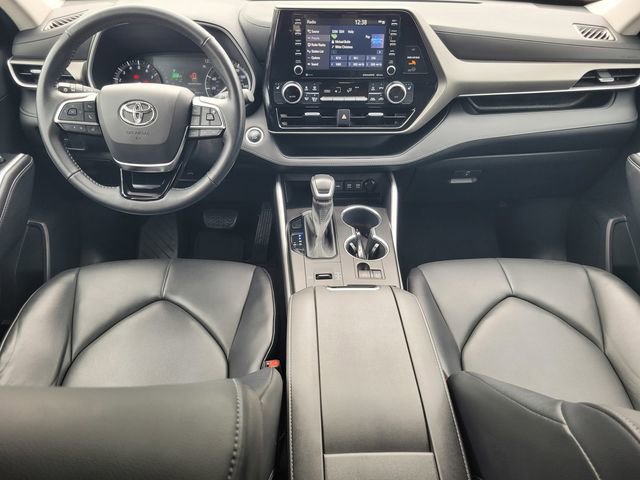 Used 2021 Toyota Highlander XLE image 14