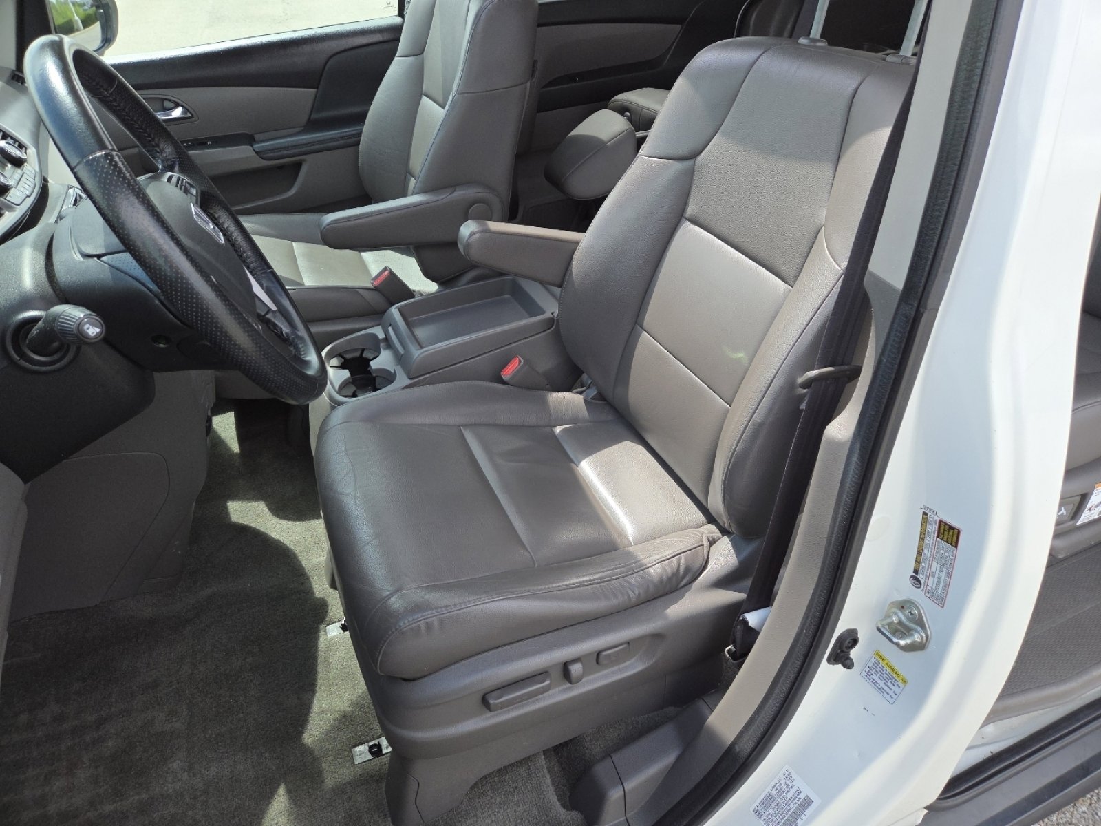 Used 2015 Honda Odyssey EX-L image 23