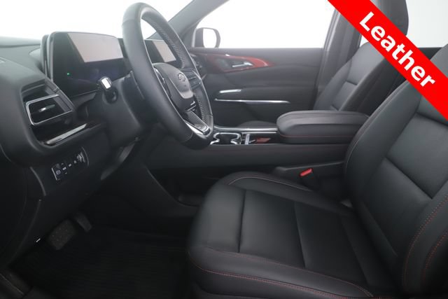 Used 2025 Chevrolet Traverse Z71 w/ LPO, Floor Liner Package AWD/4WD image 16