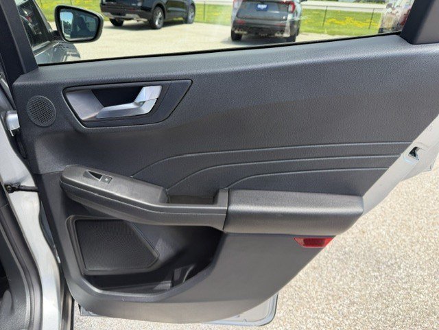 Used 2022 Ford Escape SEL w/ Technology Package FWD image 32