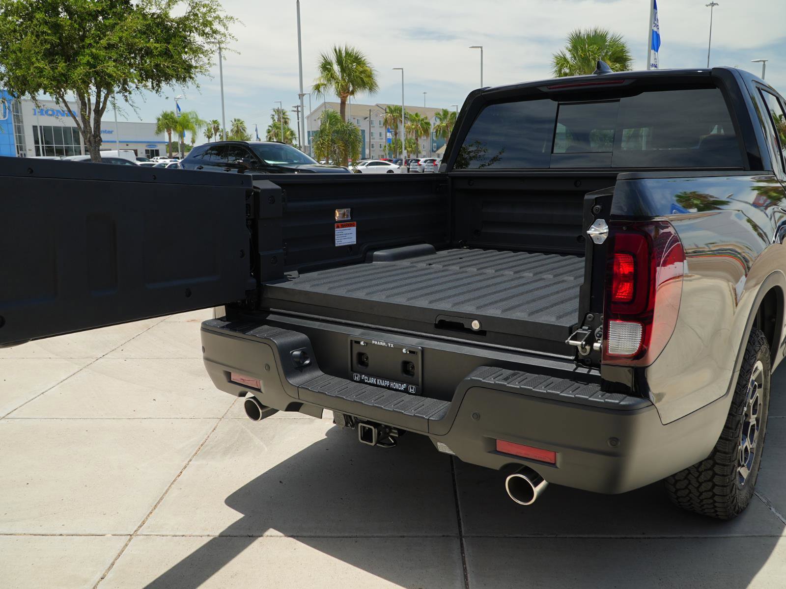 Used 2025 Honda Ridgeline TrailSport+ image 8