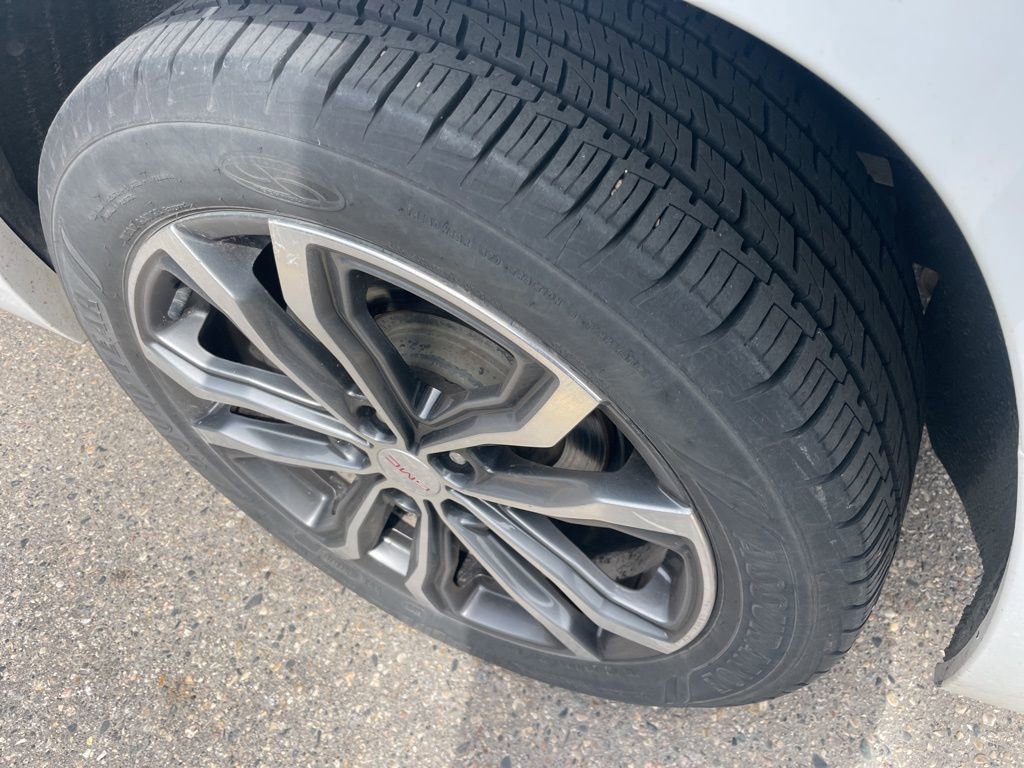 Used 2018 GMC Terrain Denali w/ Advanced Safety Package AWD/4WD image 9