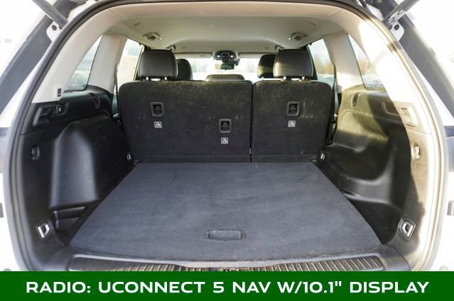 Used 2023 Jeep Grand Cherokee Limited w/ Luxury Tech Group II image 6